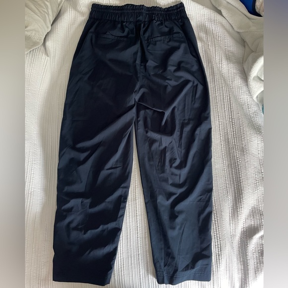 Old Navy High-Waisted StretchTech Cropped Tapered Pants, Medium, Navy - Picture 9 of 9